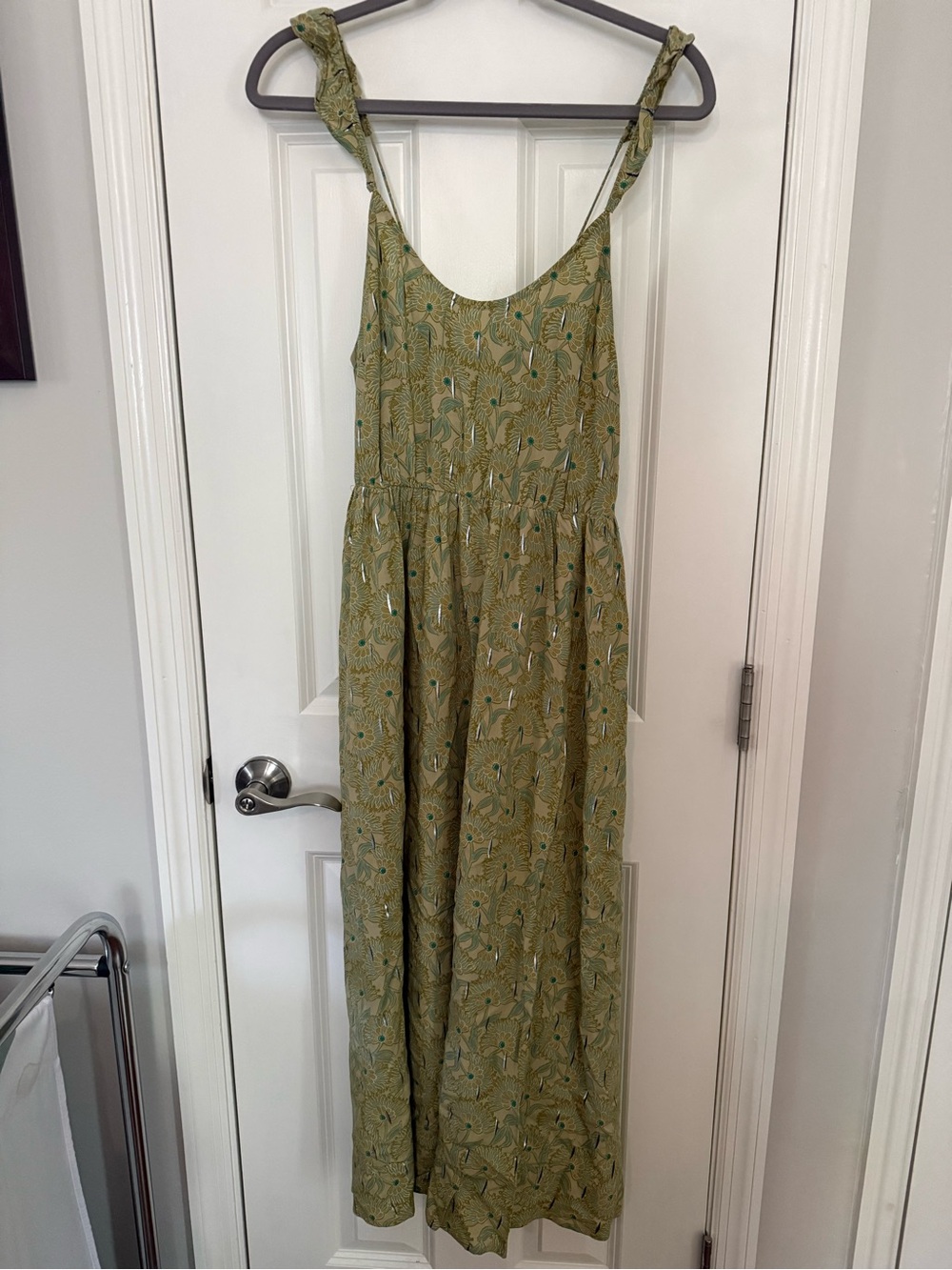 Sundress-Style Olive Green Floral Maxi Dress with Tie Straps